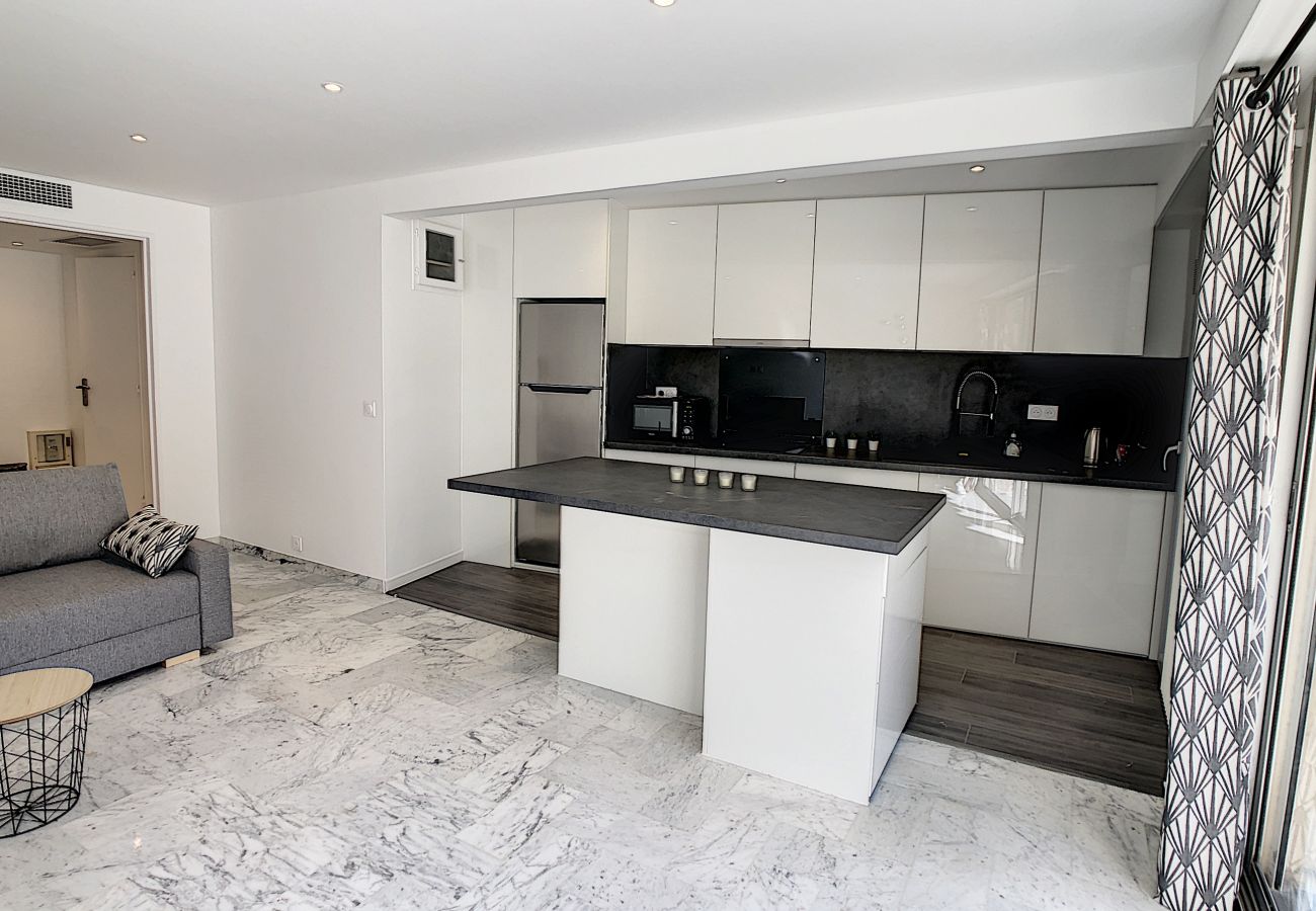 Apartment in Cannes - GAR2207 Beau 2 pièces centre terasse