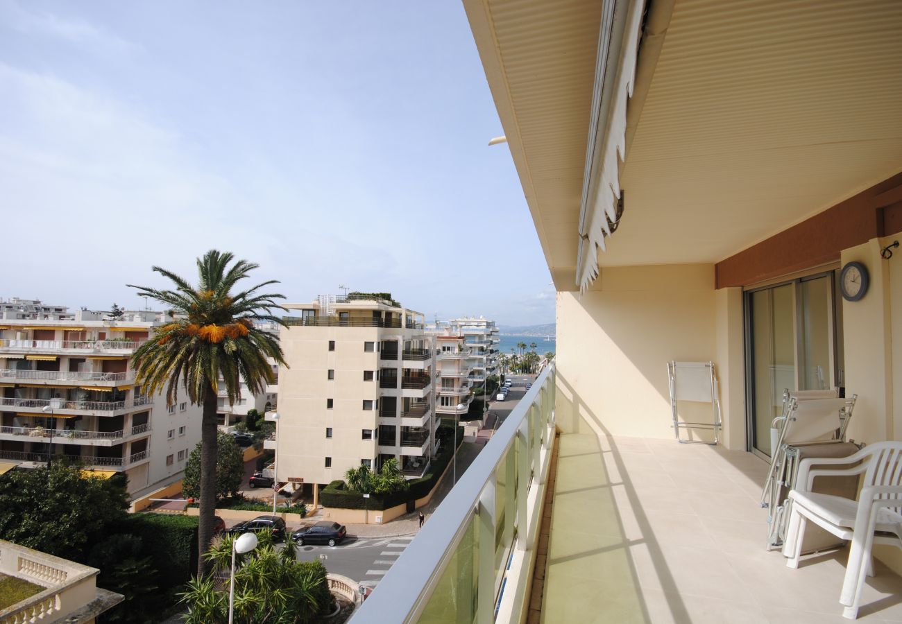 apartment in Cannes with sea view