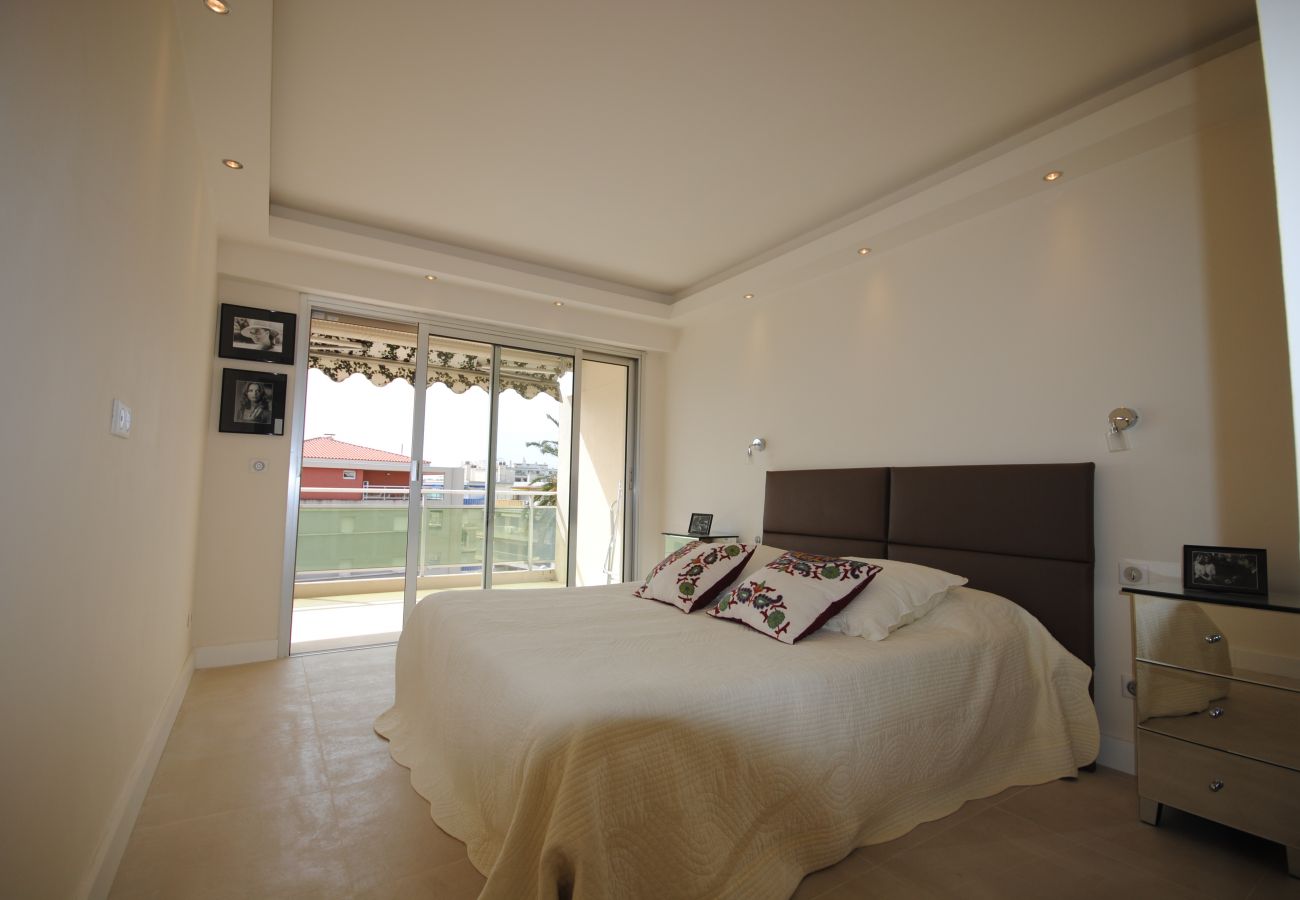 spacious and bright bedroom