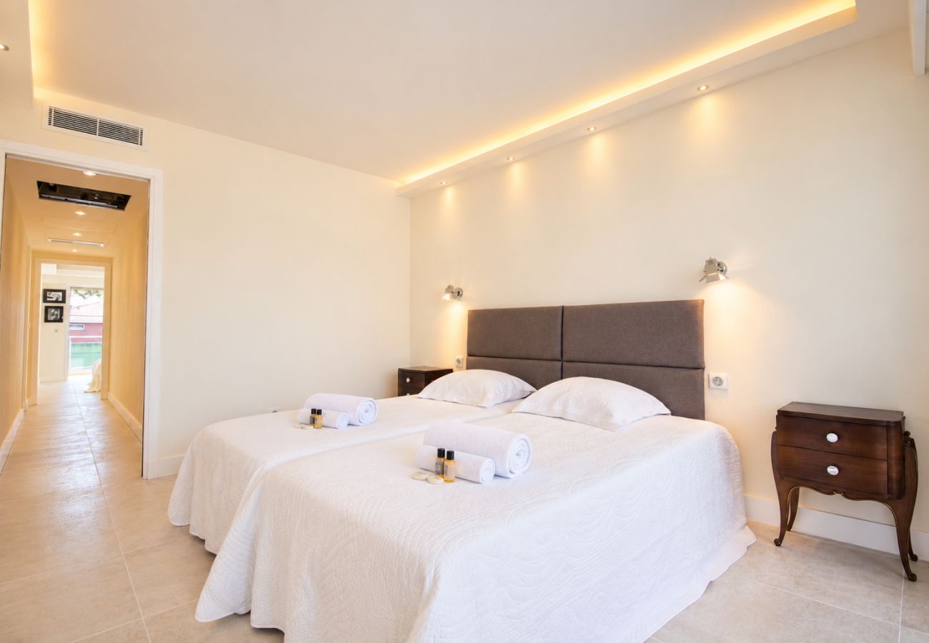 Apartment in Cannes - Vue mer 3 pièces terrasse plage Palm Beach TUI1376