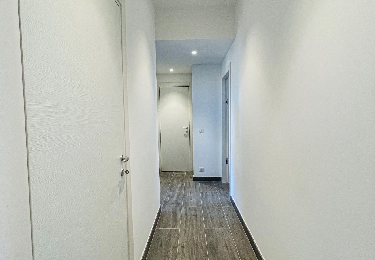 Apartment in Cannes - Côté Sud / Plein centre beau 2 chambres