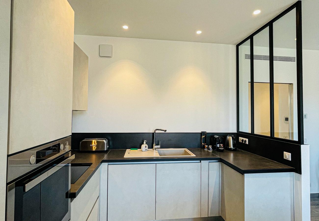 Apartment in Cannes - Côté Sud / Plein centre beau 2 chambres