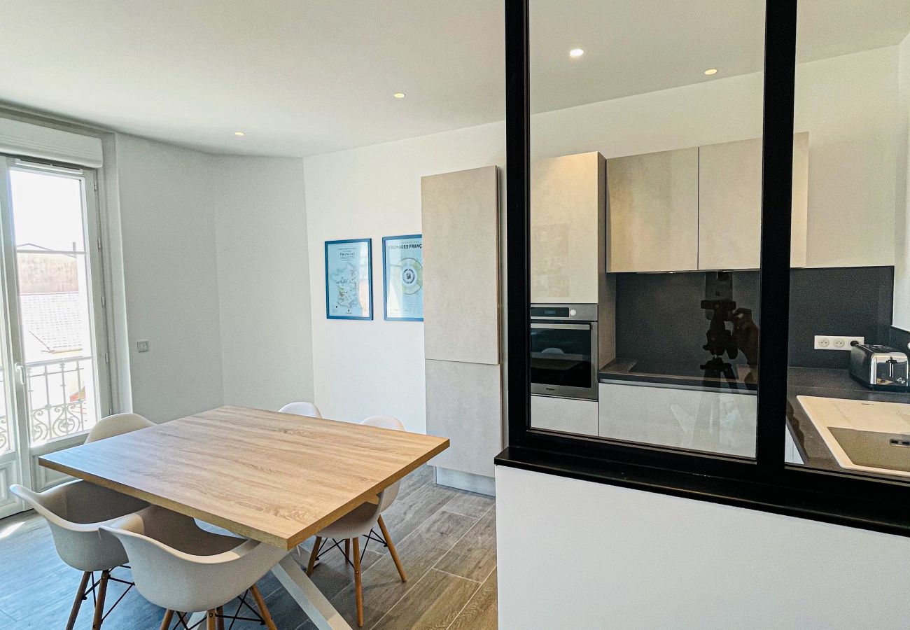 Apartment in Cannes - Côté Sud / Plein centre beau 2 chambres