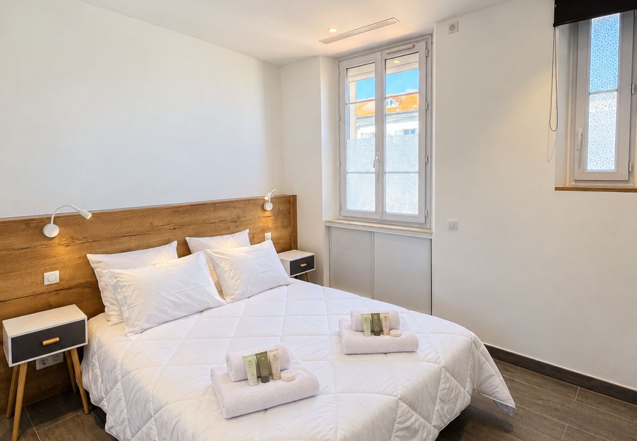 Apartment in Cannes - Hoche 2 chambres plein centre / cote sud