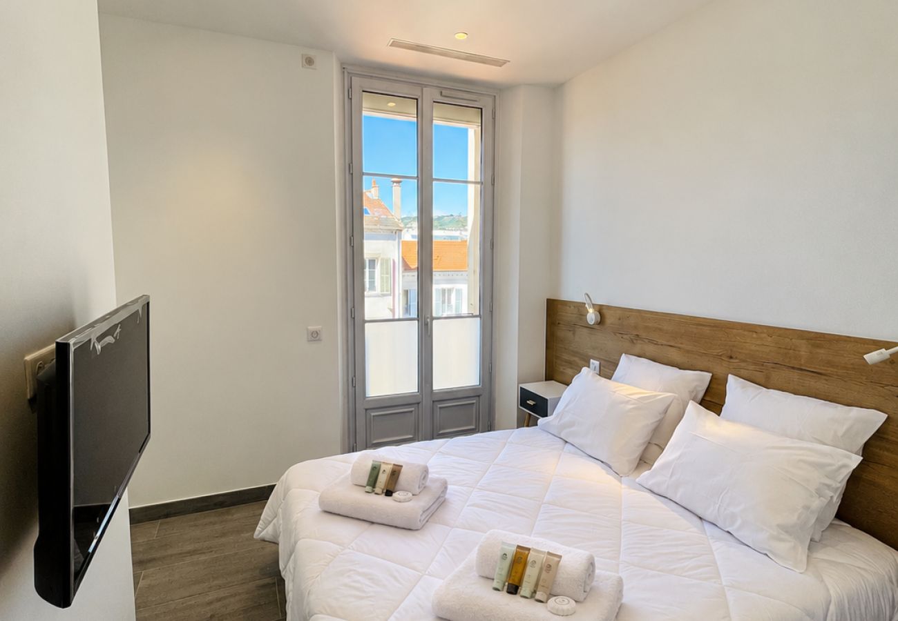 Apartment in Cannes - Hoche 2 chambres plein centre / cote sud