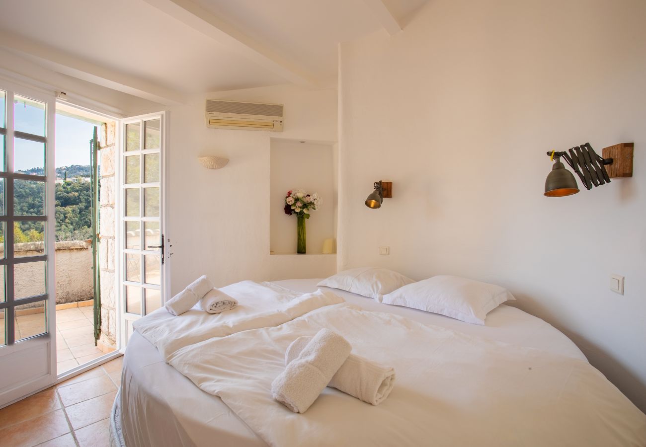 Villa in Mandelieu-la-Napoule - VILLA JUSTINE VI4239 By Riviera Holiday Homes