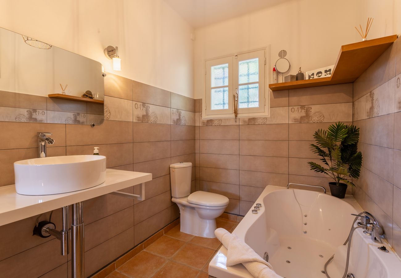 Villa in Mandelieu-la-Napoule - VILLA JUSTINE VI4239 By Riviera Holiday Homes