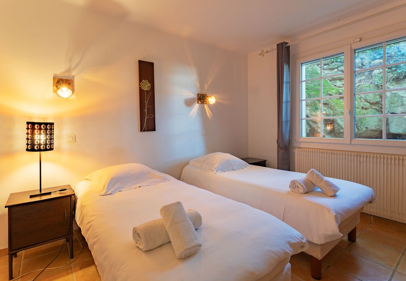 Villa in Mandelieu-la-Napoule - VILLA JUSTINE VI4239 By Riviera Holiday Homes