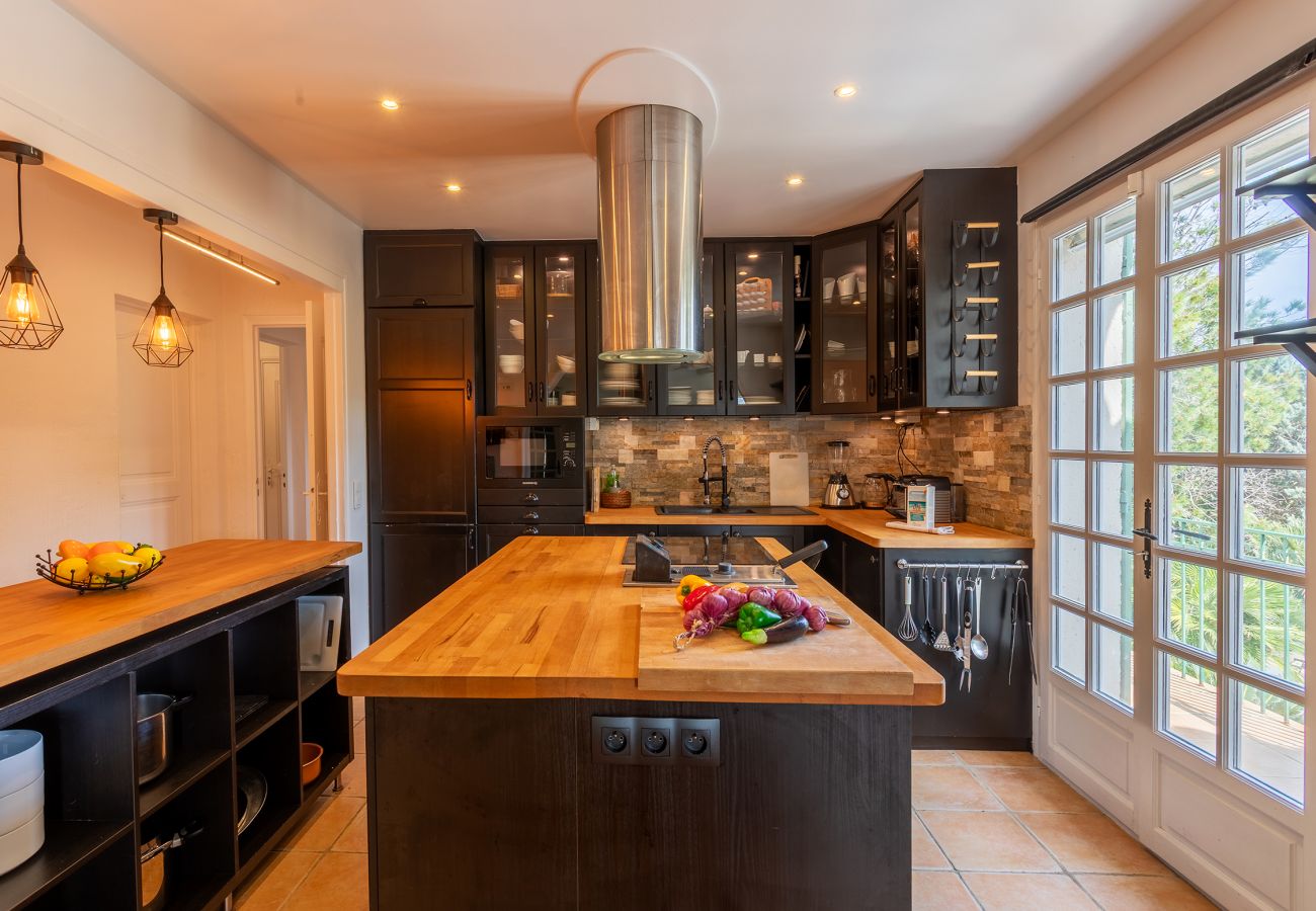 Villa in Mandelieu-la-Napoule - VILLA JUSTINE VI4239 By Riviera Holiday Homes