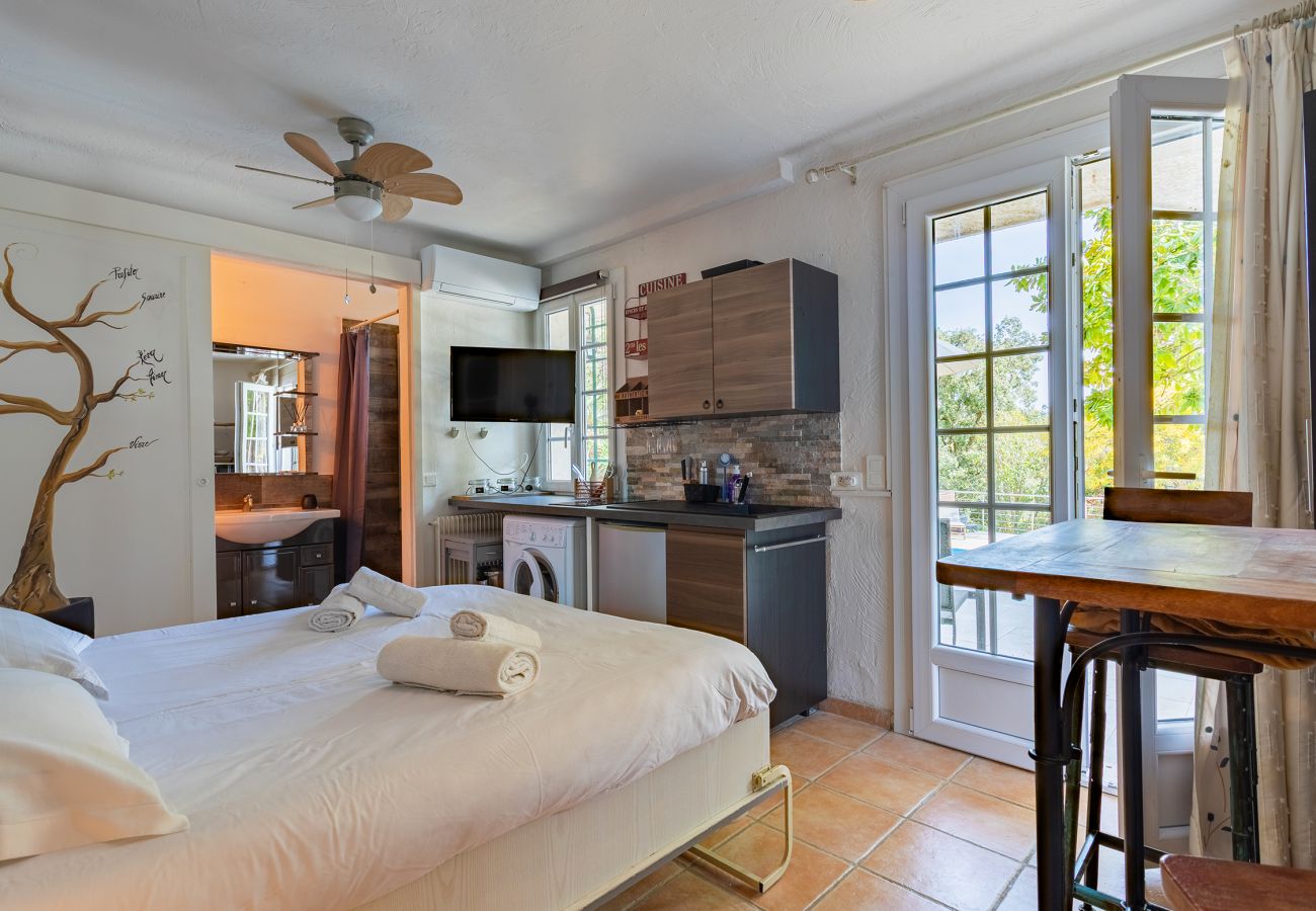 Villa in Mandelieu-la-Napoule - VILLA JUSTINE VI4239 By Riviera Holiday Homes