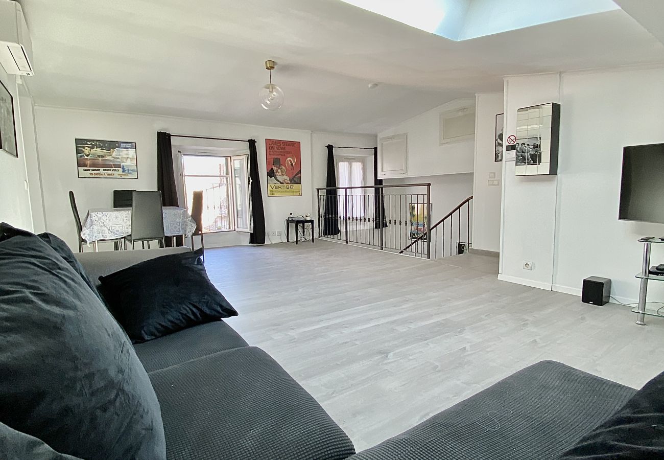 spacious and bright living room