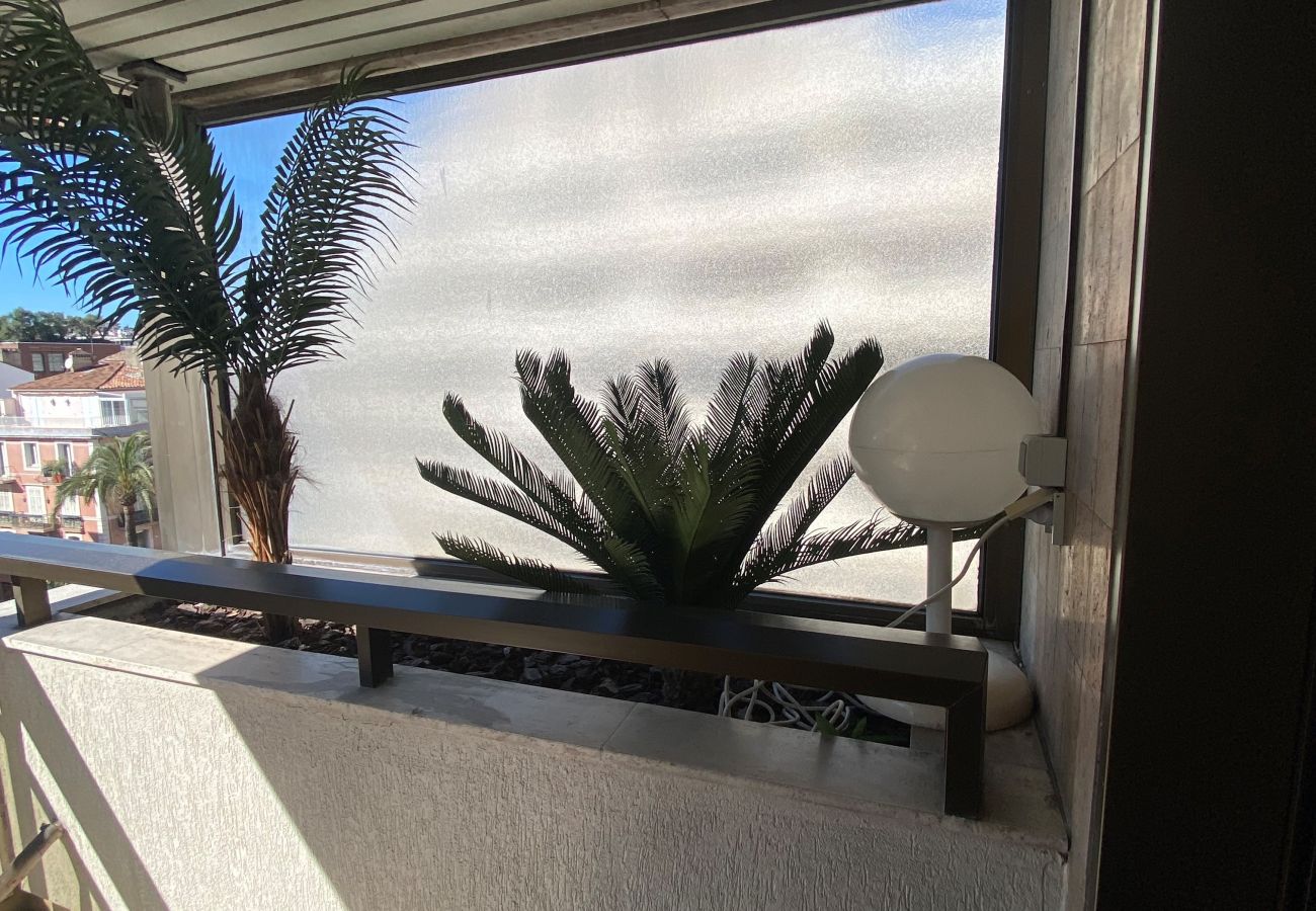 Apartment in Cannes - MAL523 / Gray d'Albion / 2P