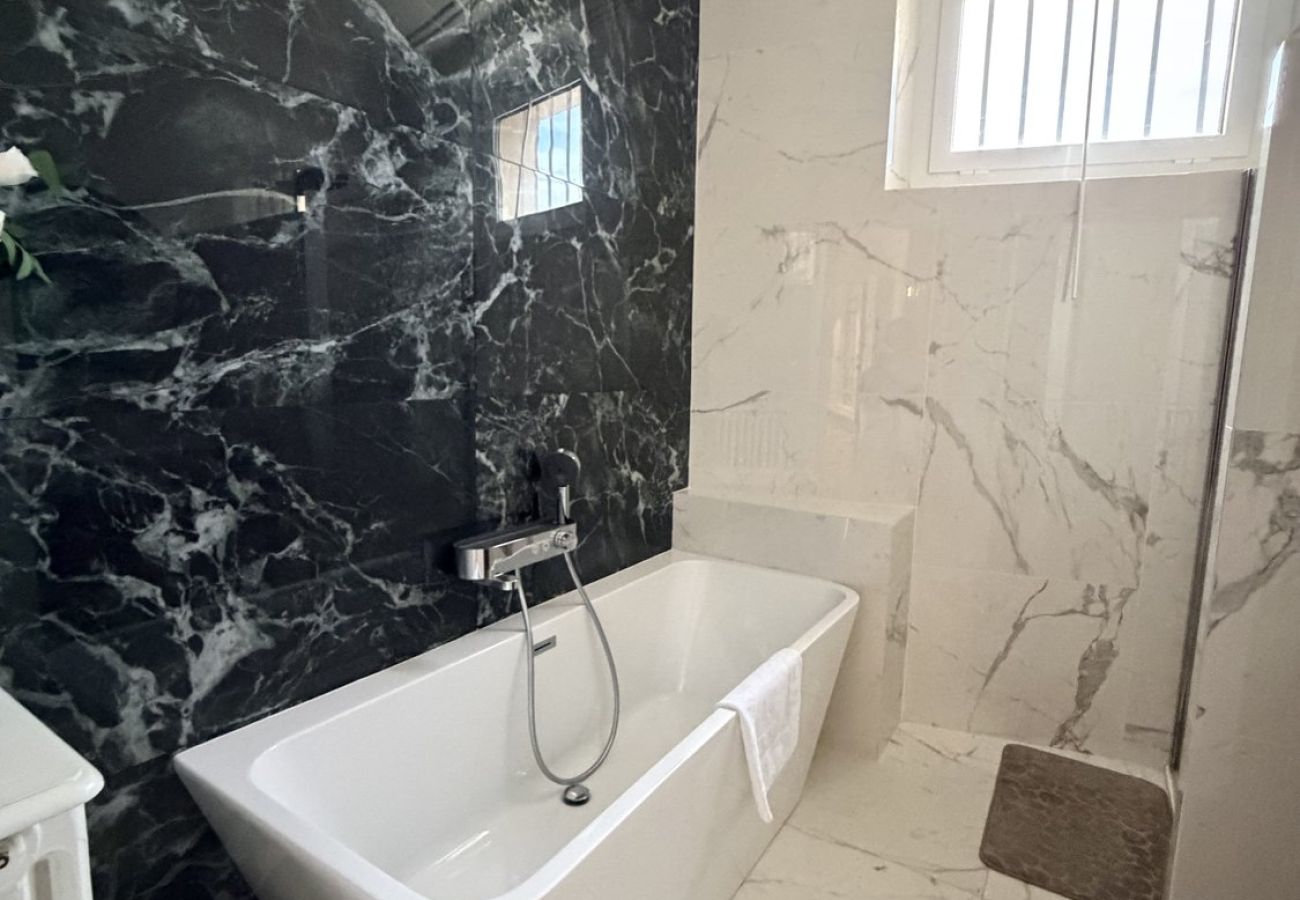 Apartment in Cannes - Riviera Design / Charmant appartement 2mn des plag