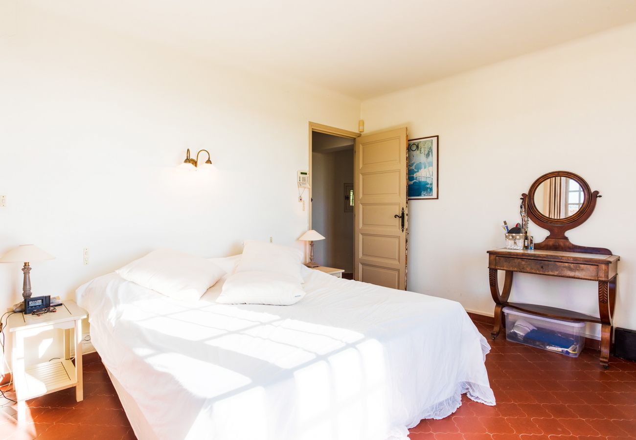 Villa in Roquefort-les-Pins - Villa Les Feuillets  VI4250 by Riviera Holiday Hom