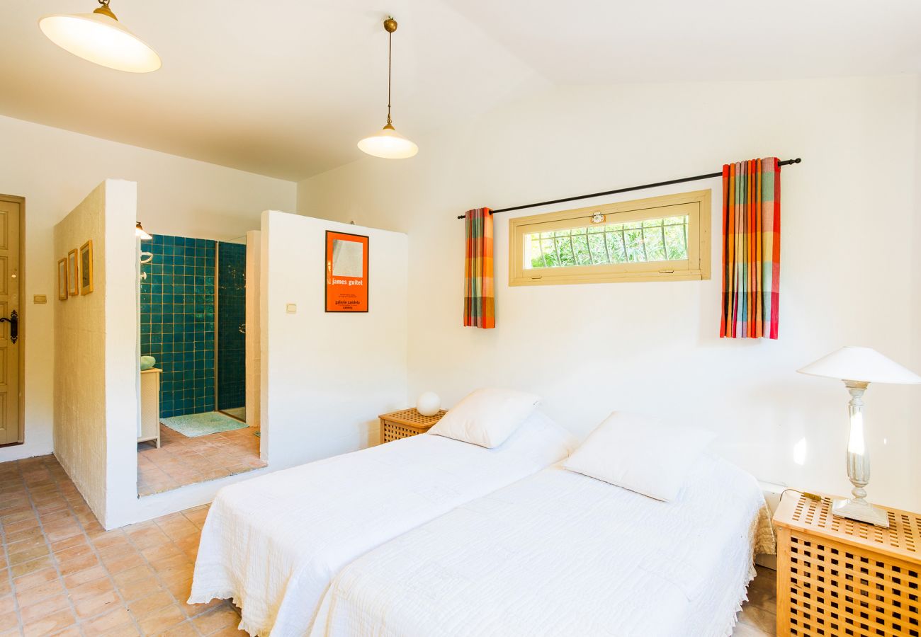 Villa in Roquefort-les-Pins - Villa Les Feuillets  VI4250 by Riviera Holiday Hom