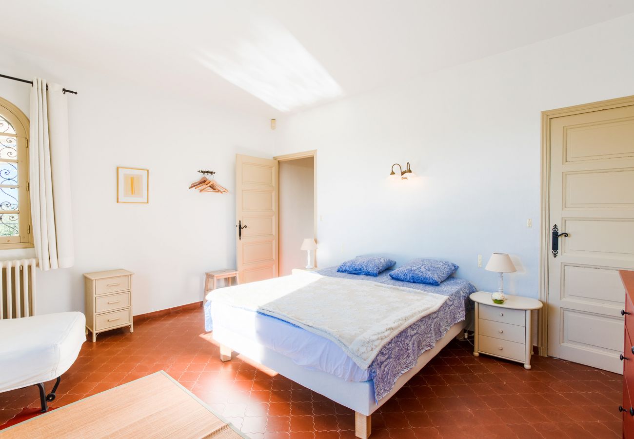 Villa in Roquefort-les-Pins - Villa Les Feuillets  VI4250 by Riviera Holiday Hom