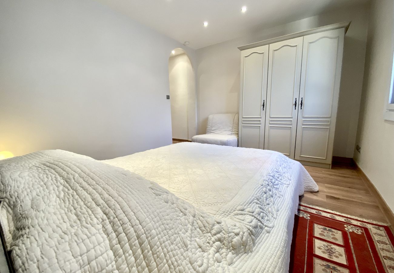 Apartment in Cannes - MES1112 Appartement immeuble sur Croisette