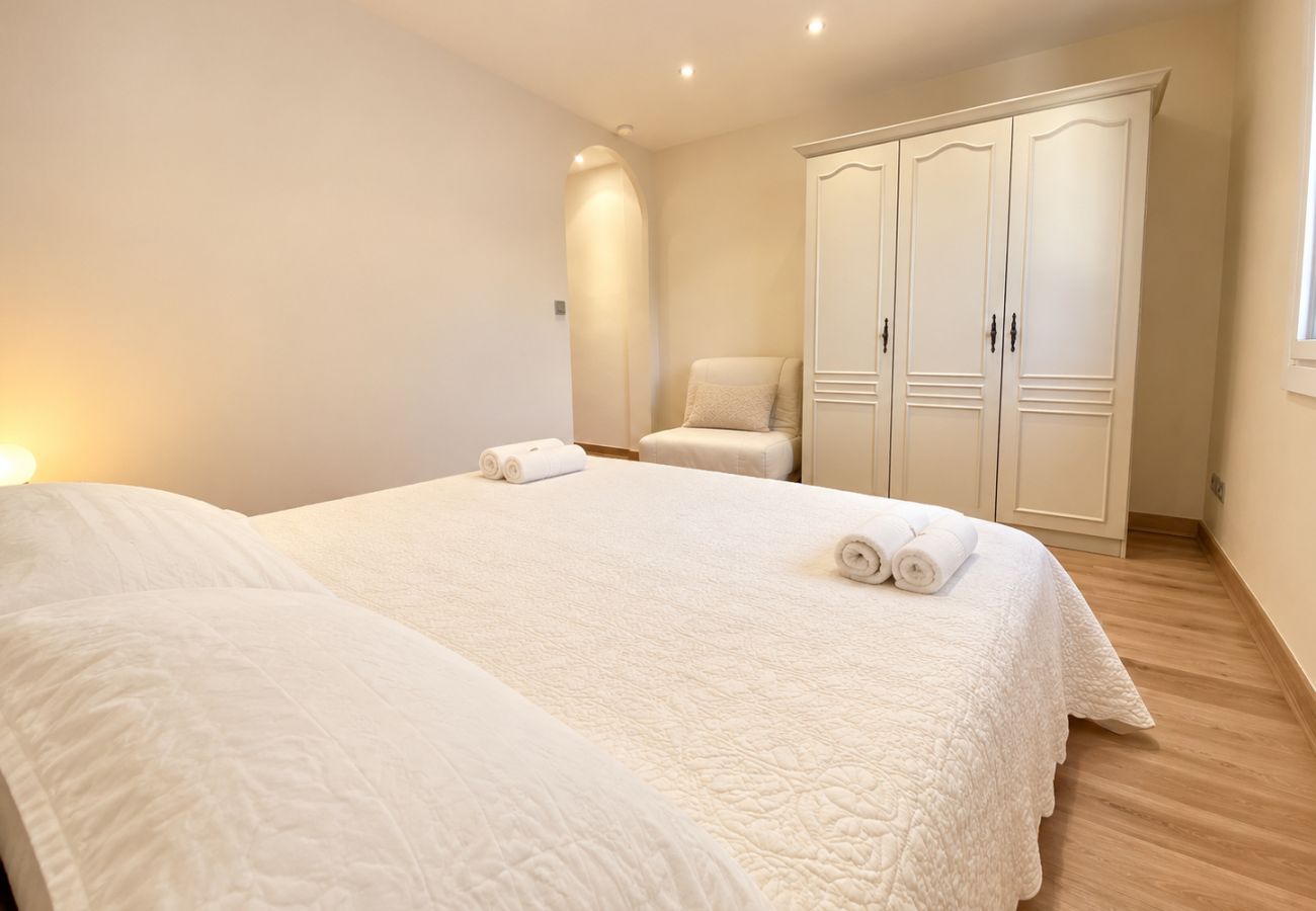 Apartment in Cannes - MES1112 Appartement immeuble sur Croisette