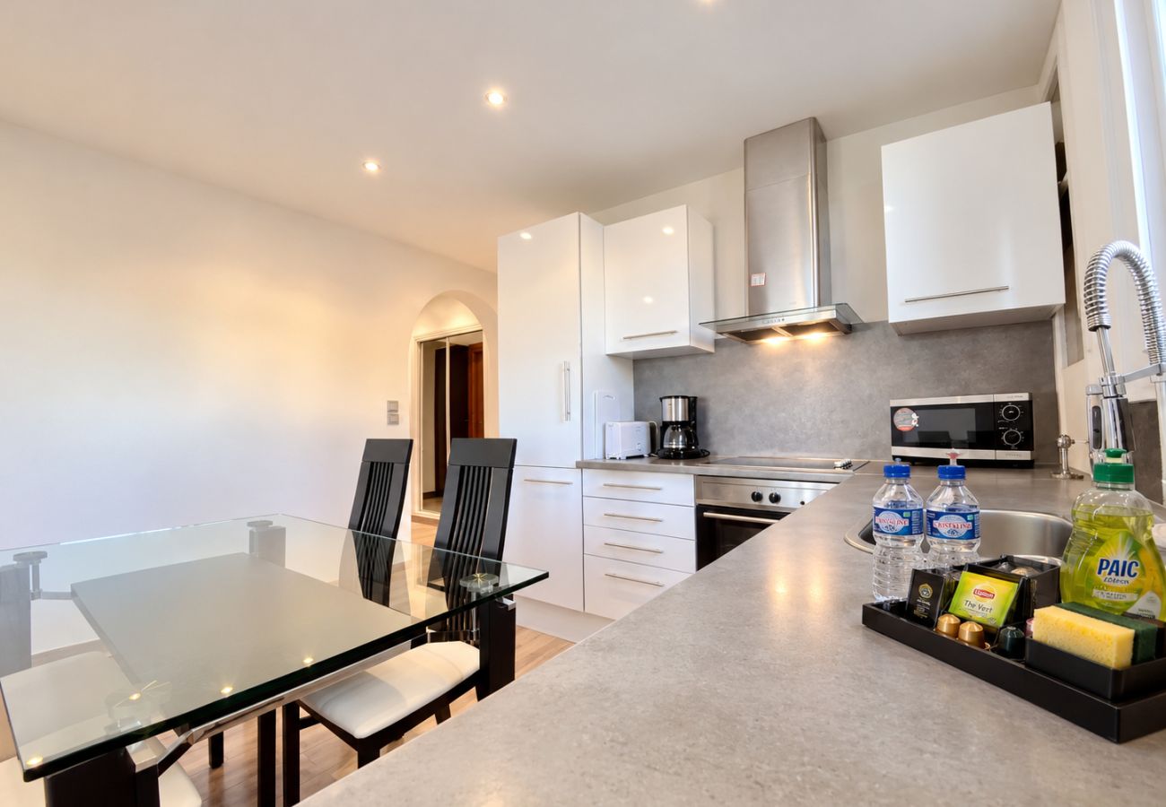 Apartment in Cannes - MES1112 Appartement immeuble sur Croisette