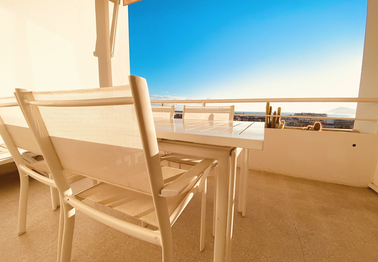 Apartment in Cannes - FON5581 / 2 pieces Terrasse Vue Mer/ GALLIA