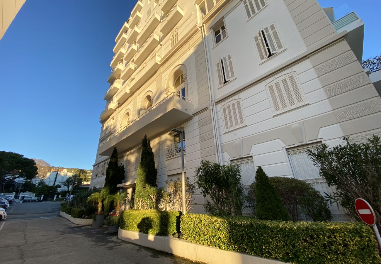 Apartment in Cannes - FON5581 / 2 pieces Terrasse Vue Mer/ GALLIA