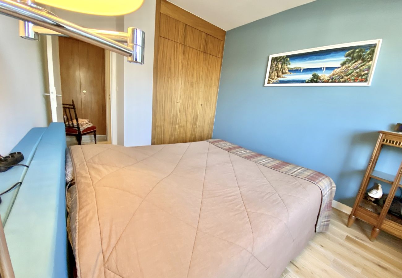 Apartment in Cannes - MAN528 2 pièces terrasse vue mer