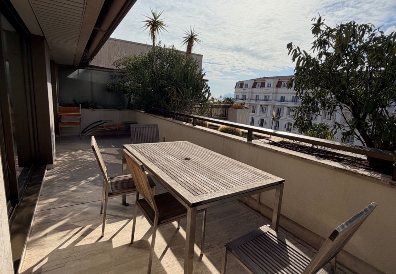 Apartment in Cannes - MAN528 2 pièces terrasse vue mer