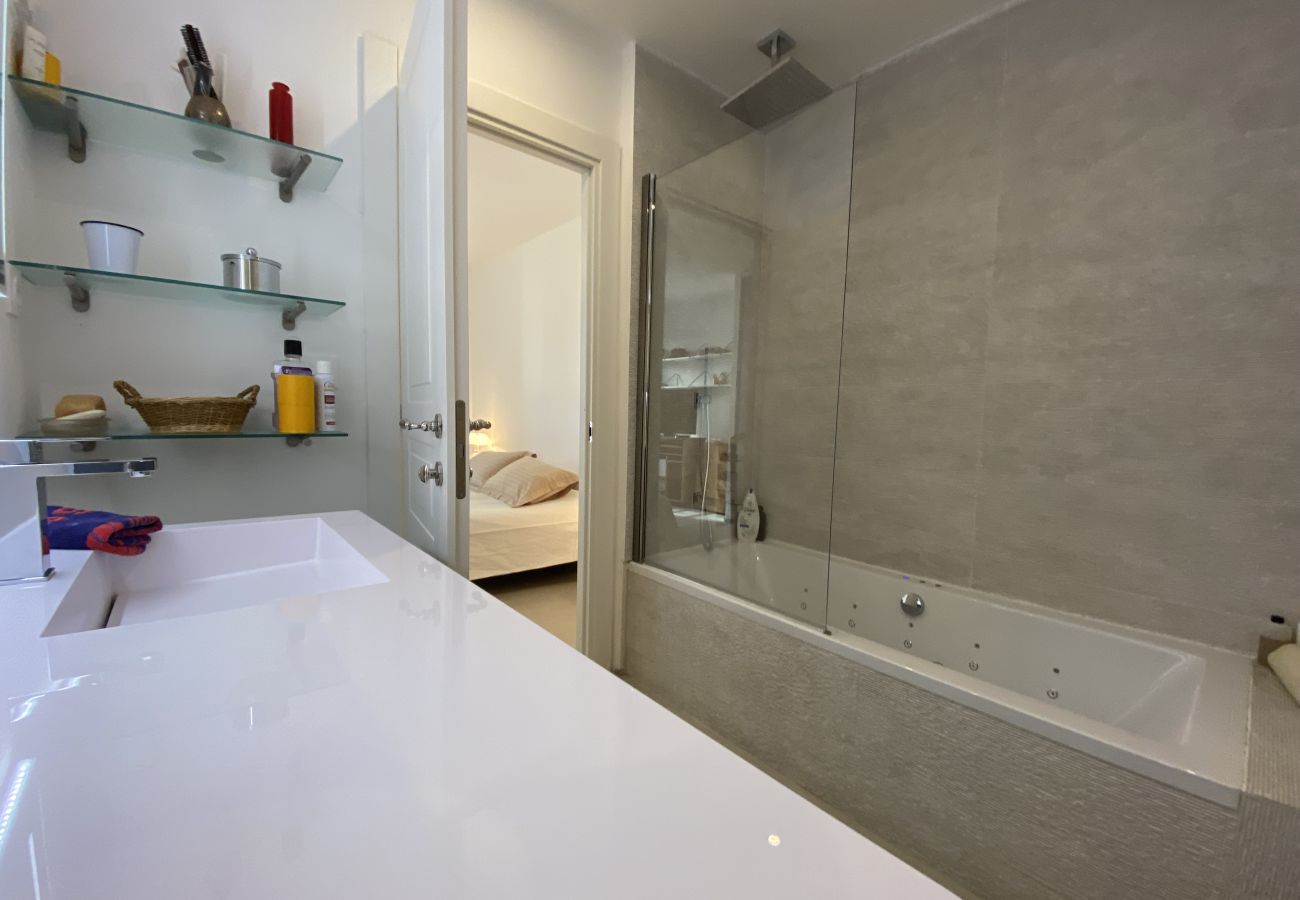 Apartment in Cannes - ANT1308 Central Plages Palais 4 rooms