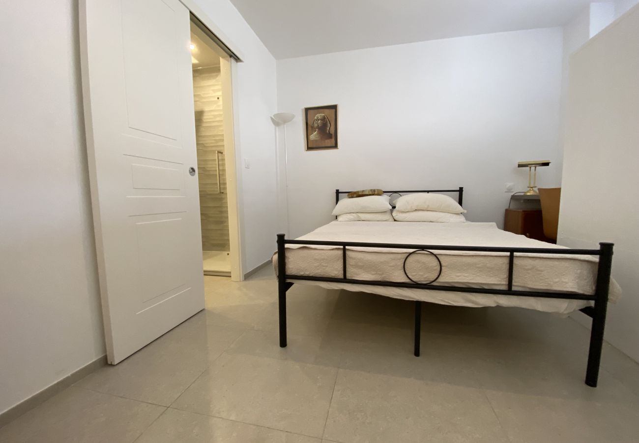 Apartment in Cannes - ANT1308 Central Plages Palais 4 rooms