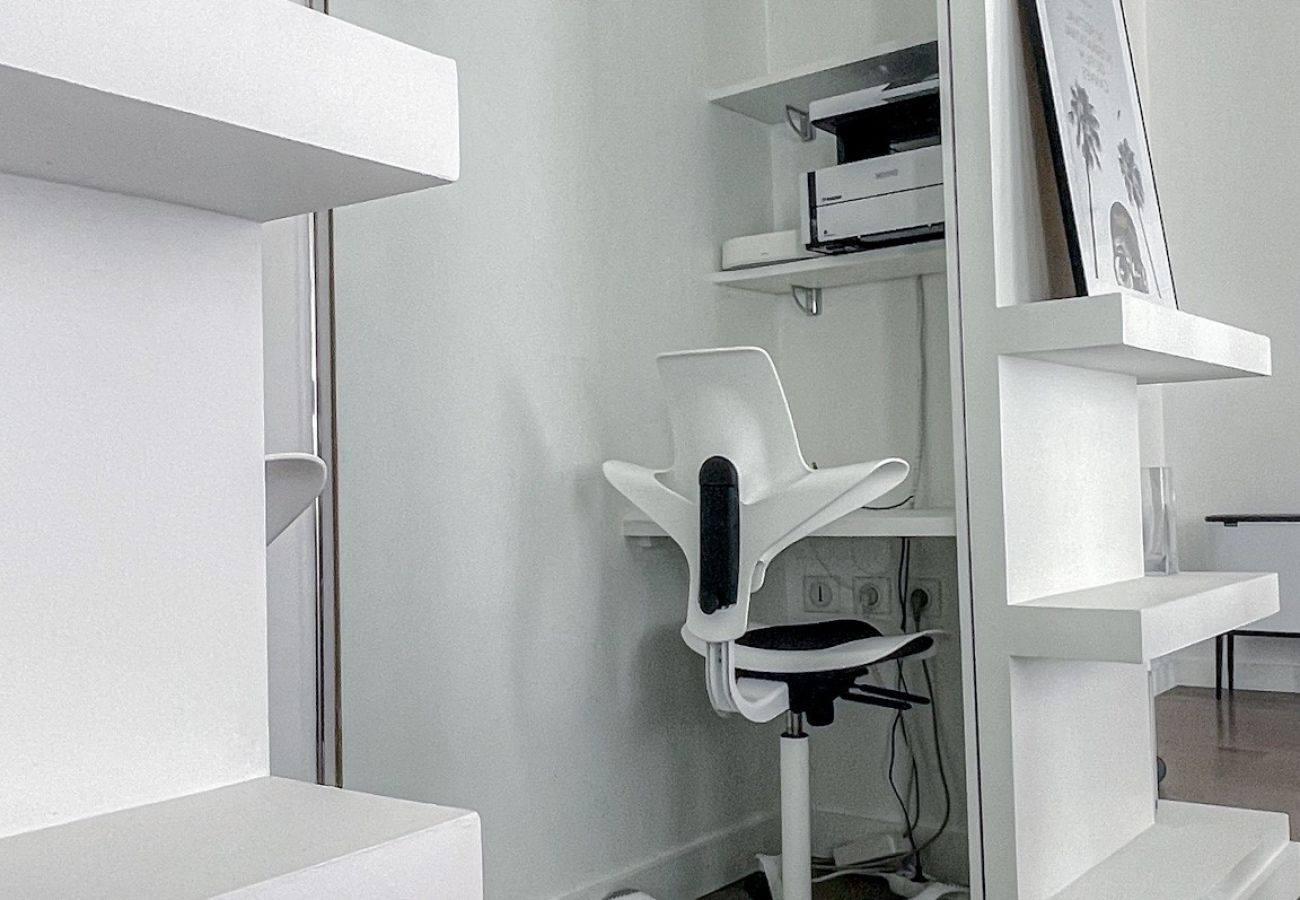 Apartment in Cannes - ARU117 / Remarquable 3 pièces central