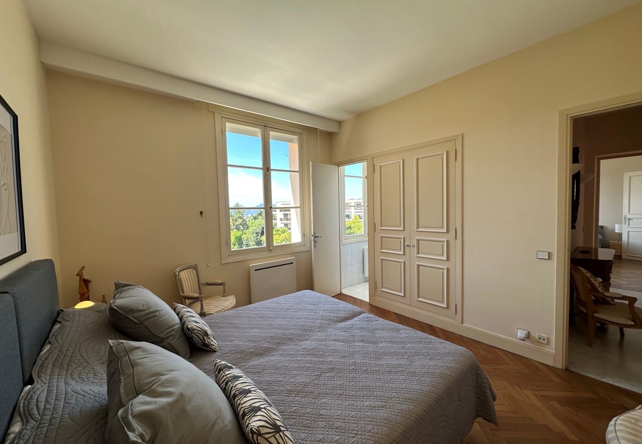 rental villa Côte d'Azur bedrooms with double beds