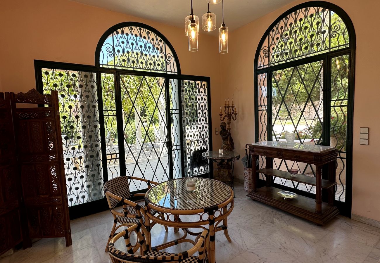 villa Cannes with several terraces and garden 4240m²