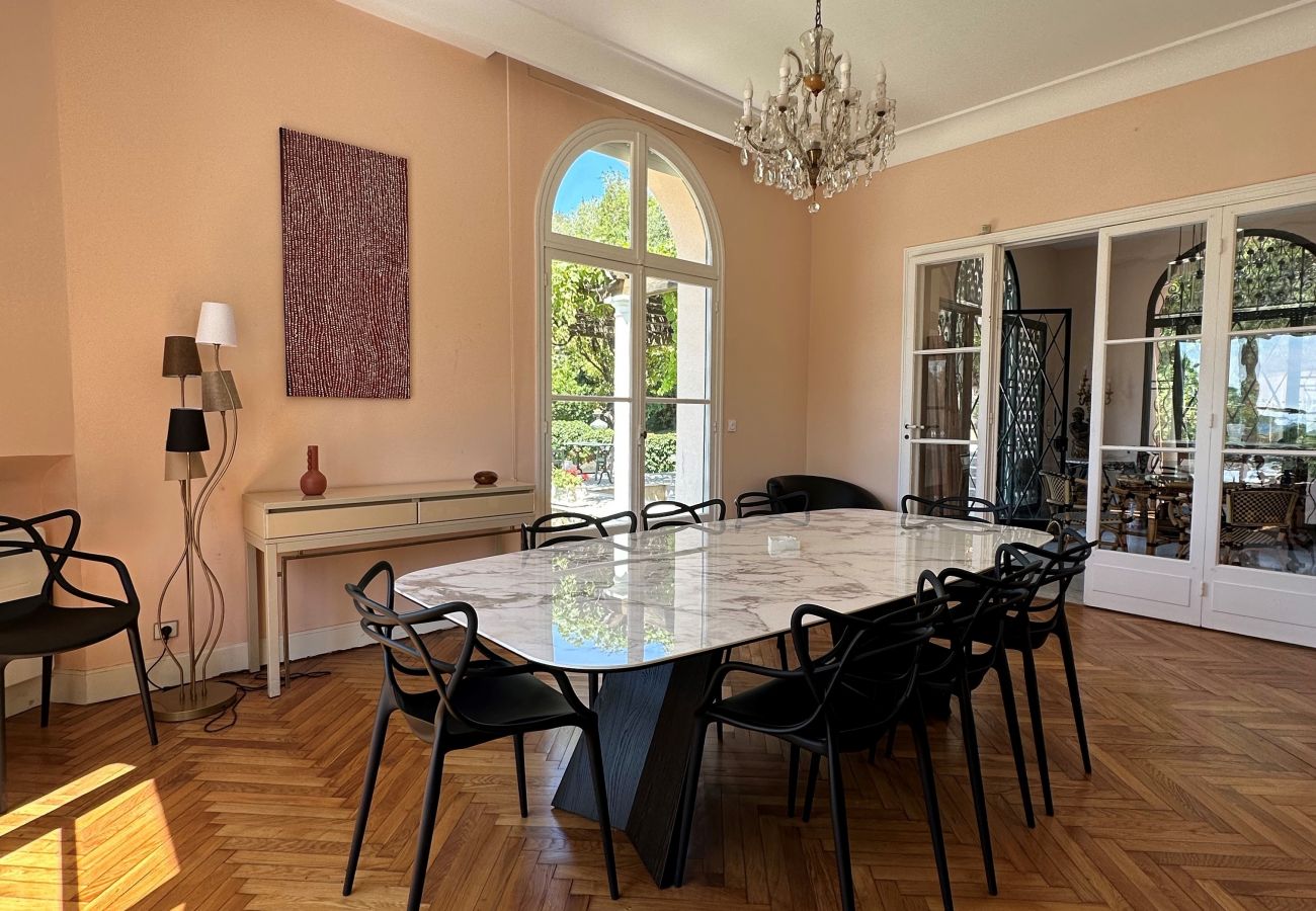 rental villa Cannes large dining room open onto terrace