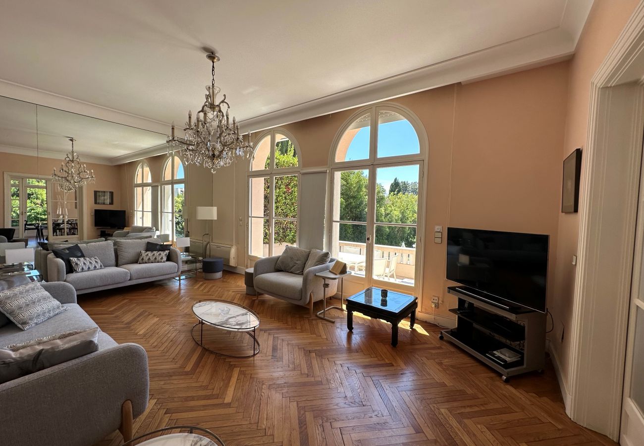 luxury villa Cannes spacious and bright living room