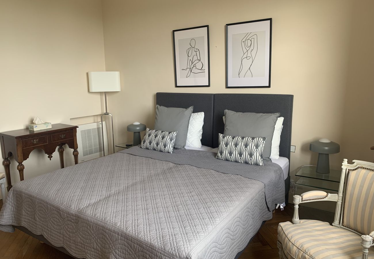 rental villa Côte d'Azur bedrooms with double beds