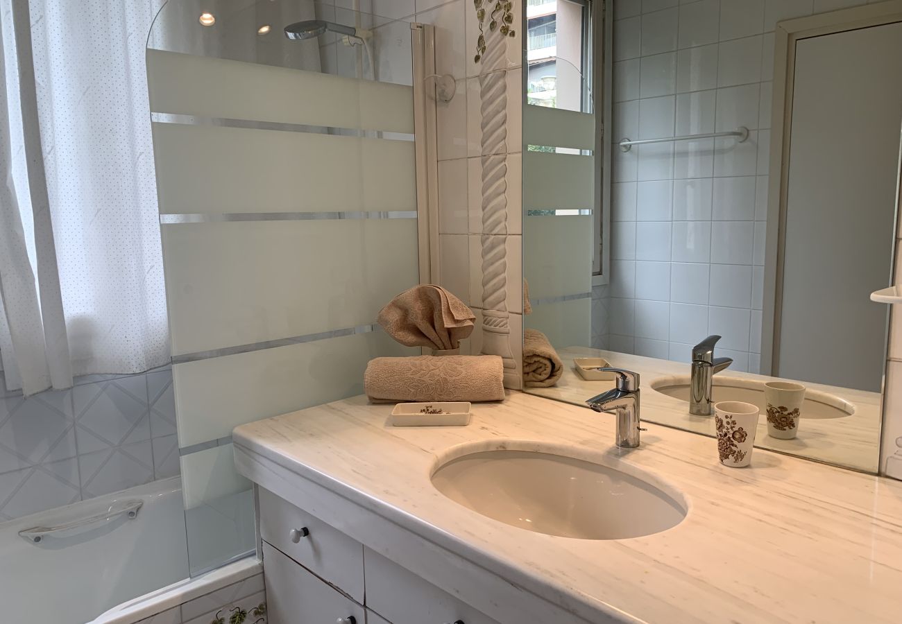 modern and elegant bathrooms