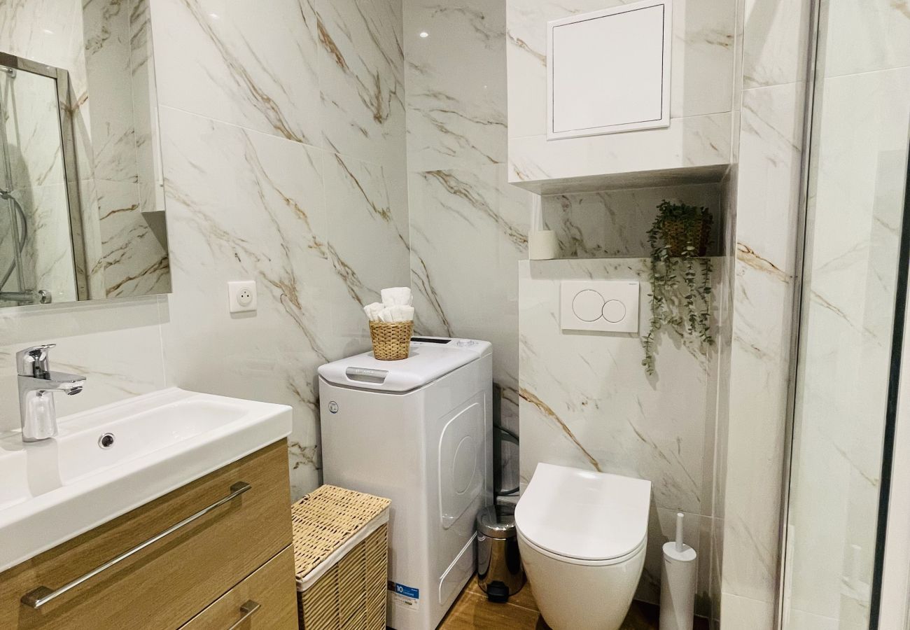 Studio in Cannes - ROH234 / Studio PALAIS MIRAMAR