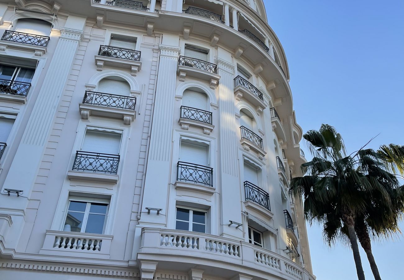 Studio in Cannes - ROH234 / Studio PALAIS MIRAMAR