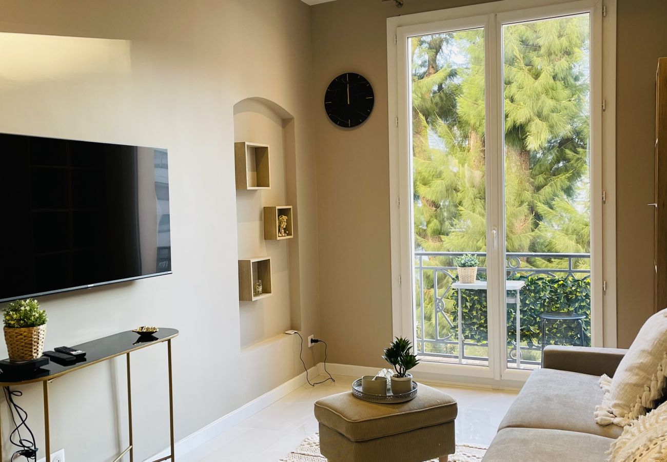 Studio in Cannes - ROH234 / Studio PALAIS MIRAMAR