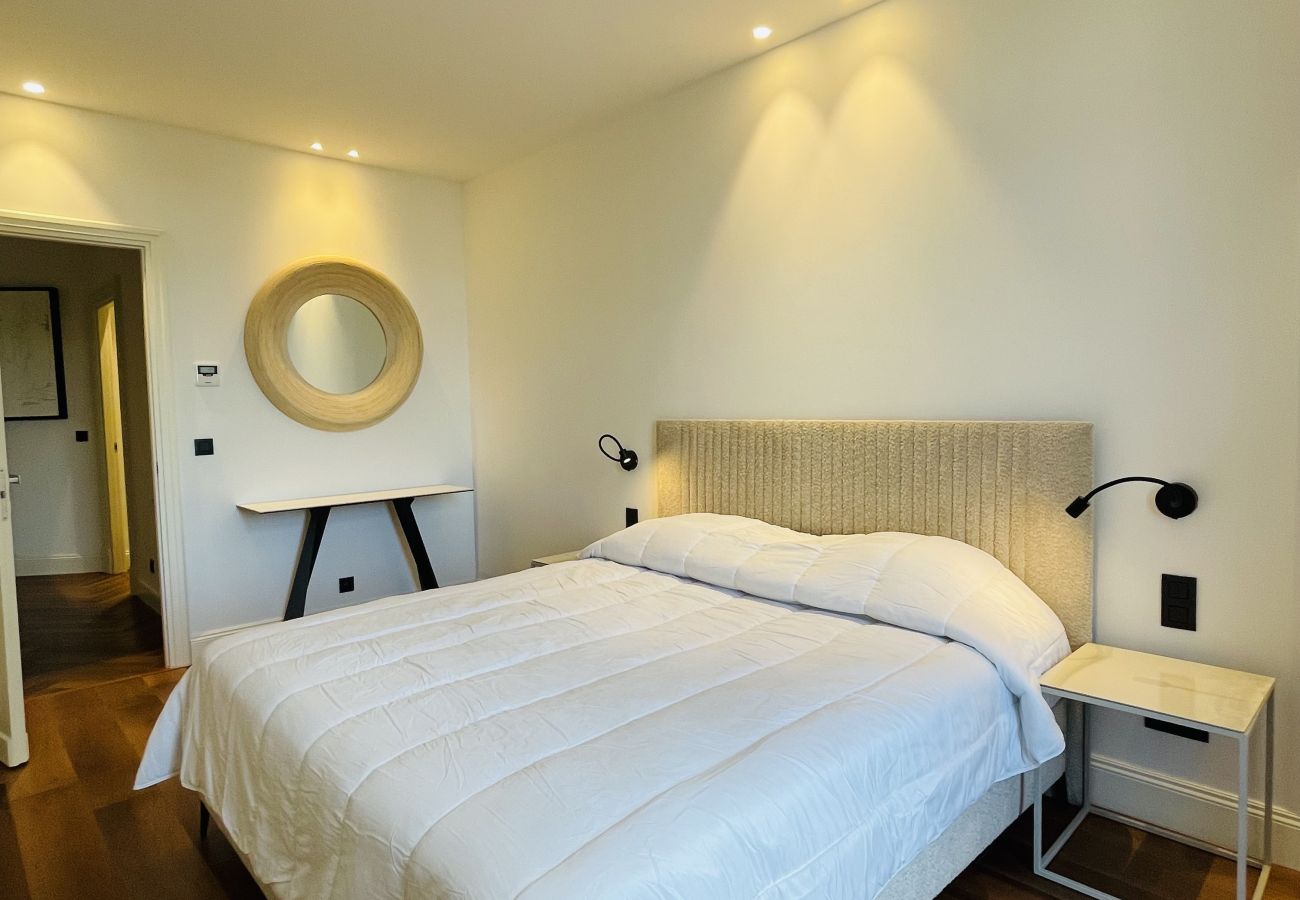 Spacious and bright bedroom