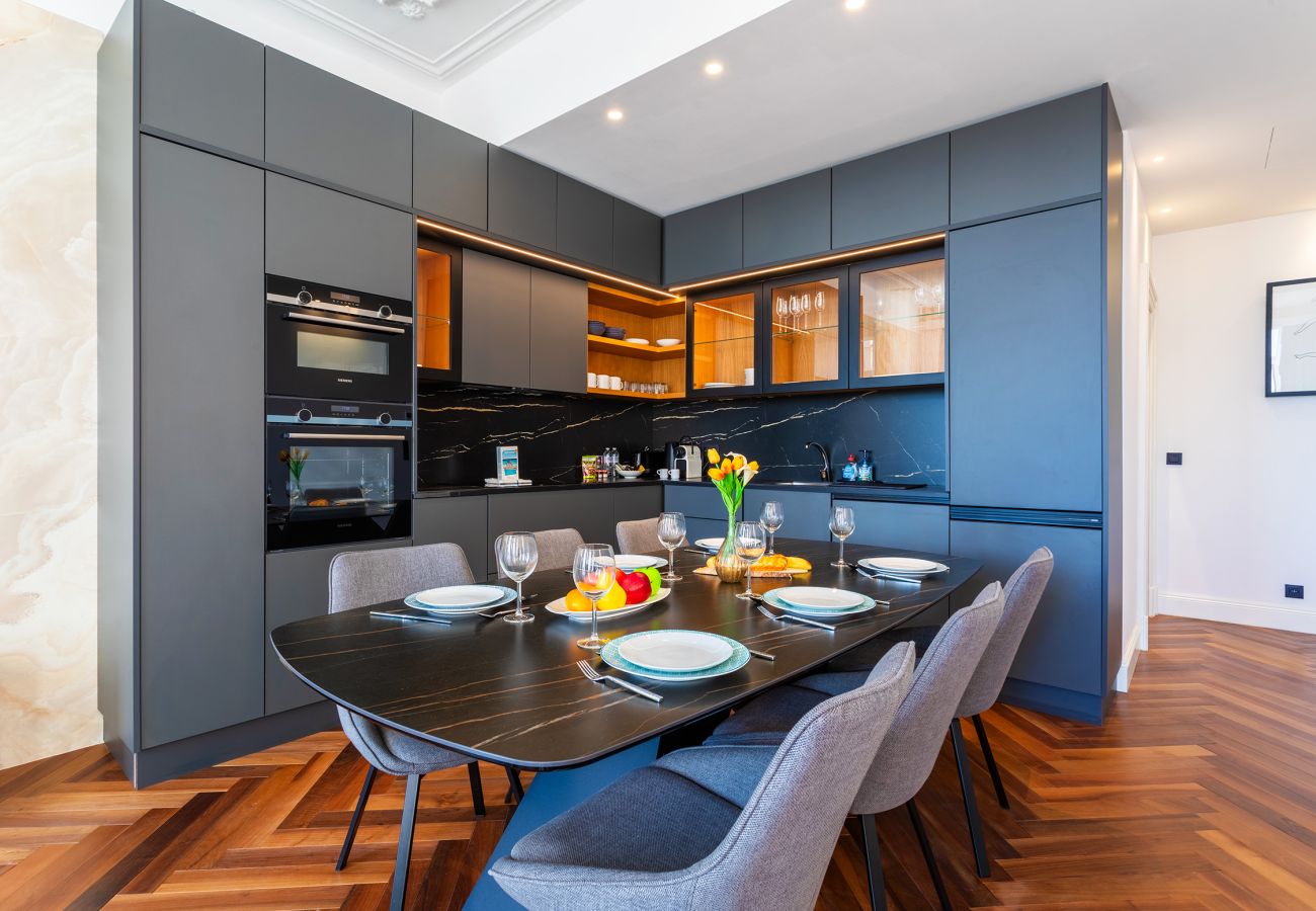 dining room modern apartment cannes