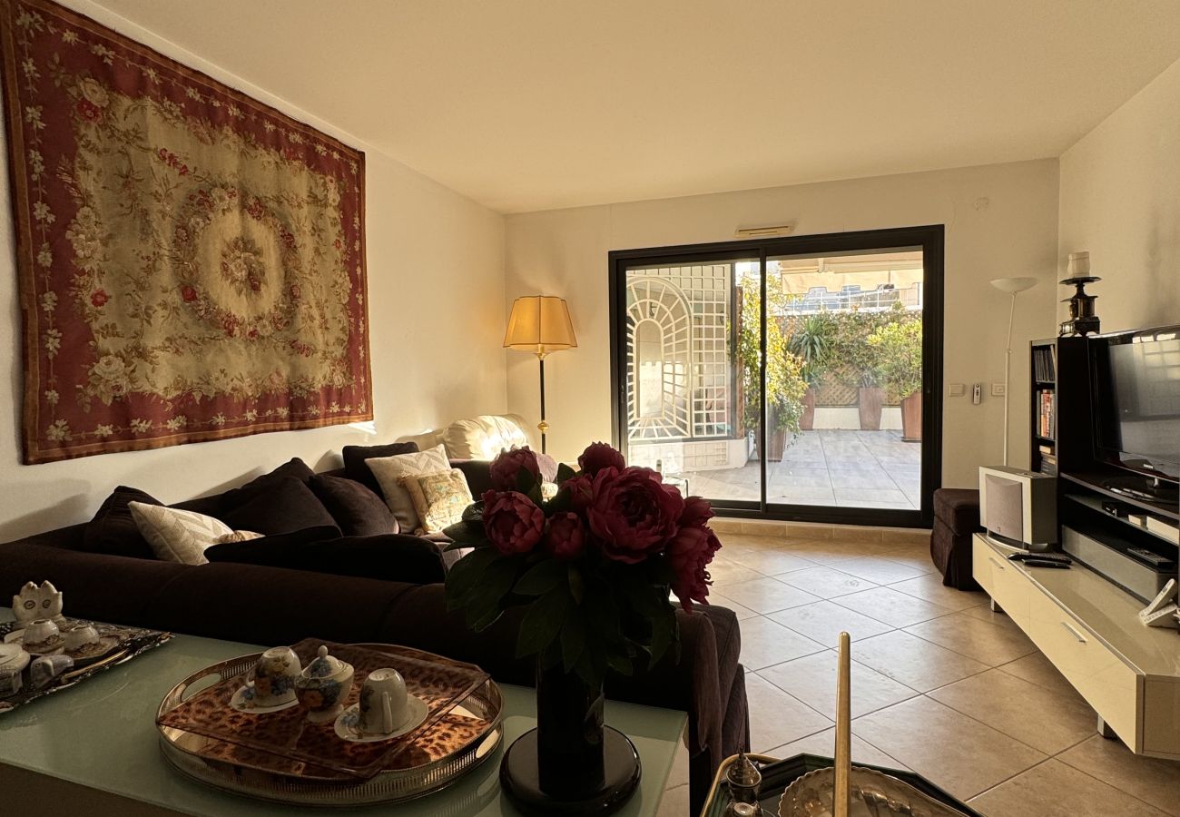 Apartment in Cannes - GIA347 / Superbe appartement proche du centre