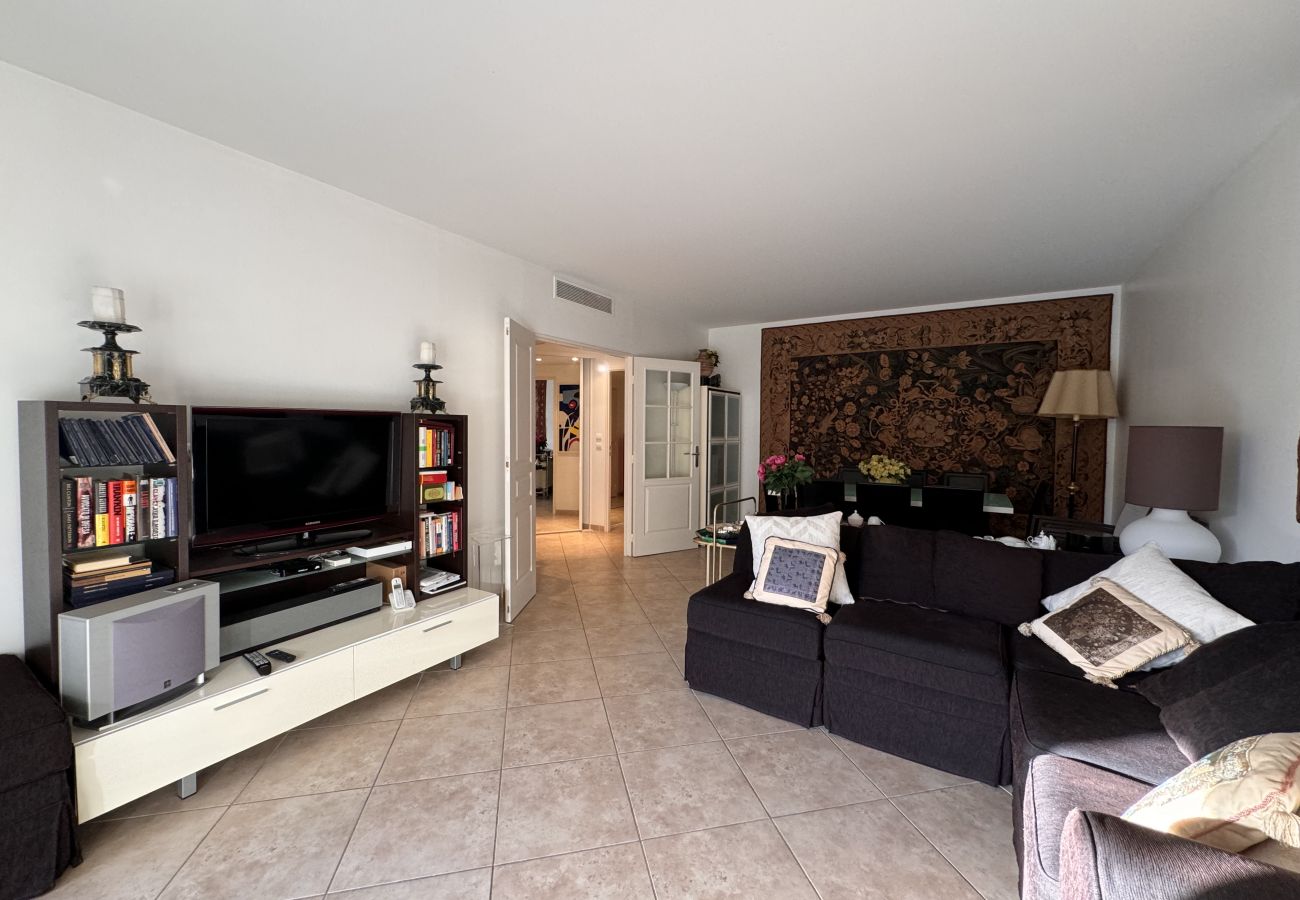Apartment in Cannes - GIA347 / Superbe appartement proche du centre