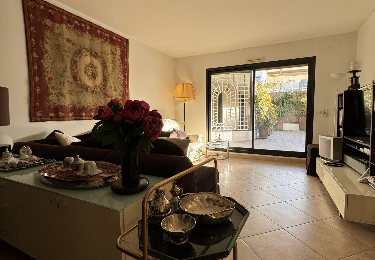 Apartment in Cannes - GIA347 / Superbe appartement proche du centre