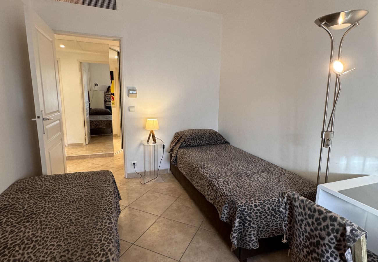 Apartment in Cannes - GIA347 / Superbe appartement proche du centre