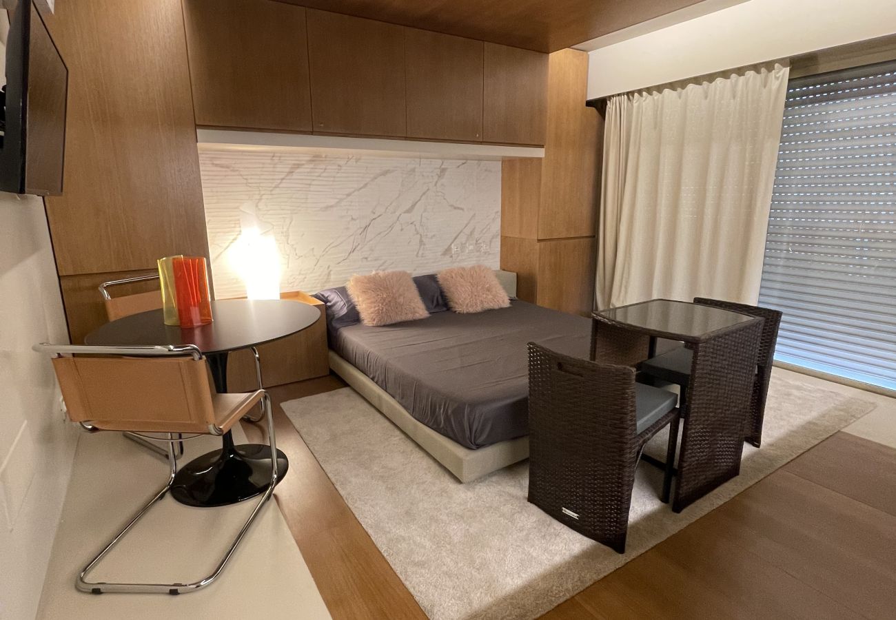 Studio in Cannes - SAN891 / Studio design