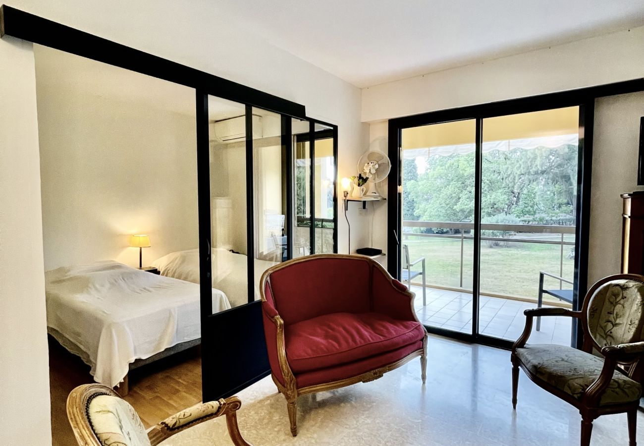 Studio in Cannes - DUJ73 Beau studio au quartier chic de Cannes