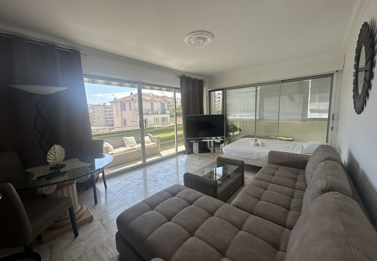 Apartment in Cannes - sk ASCOT, deux chambres proche mer