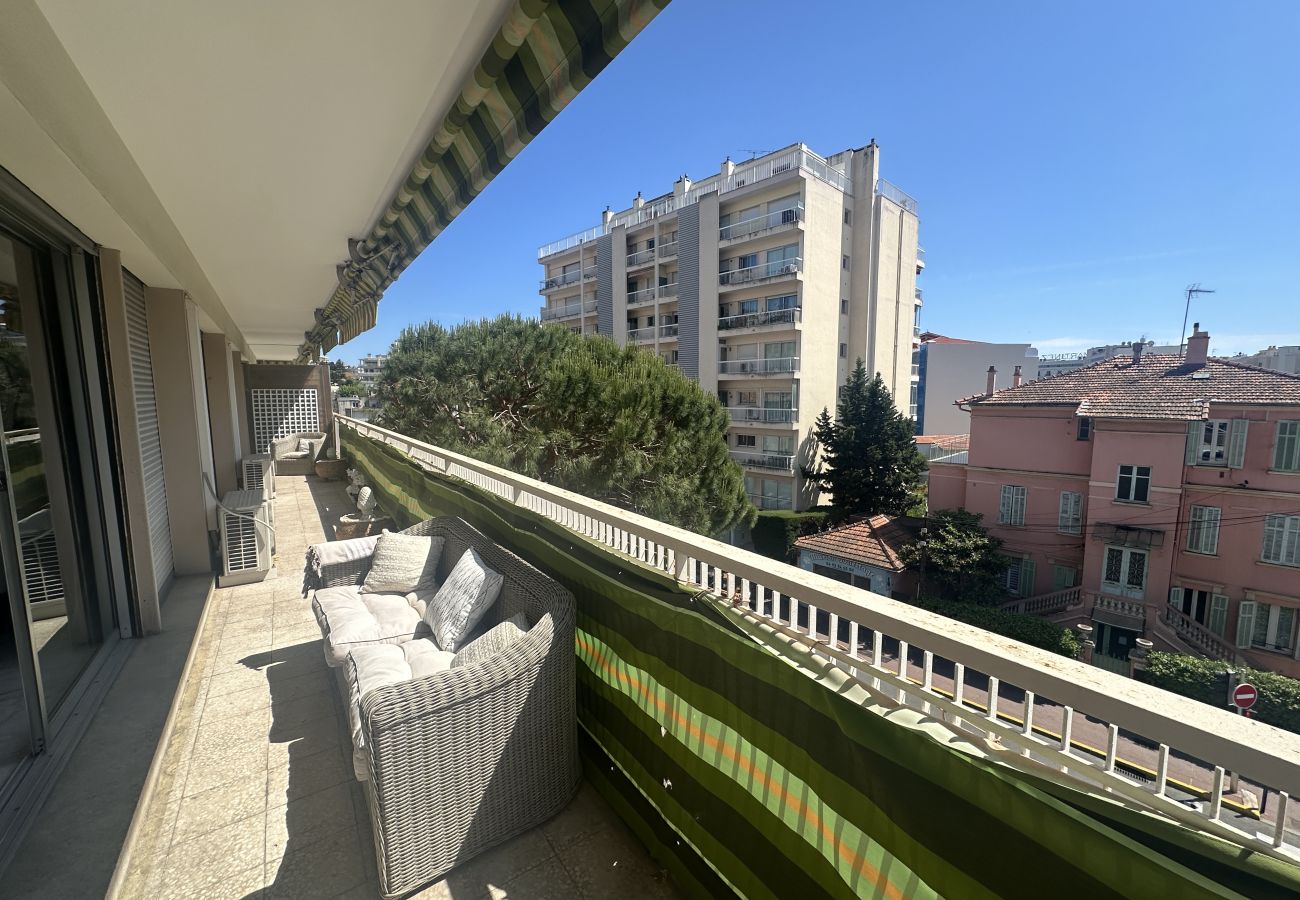 Apartment in Cannes - sk ASCOT, deux chambres proche mer