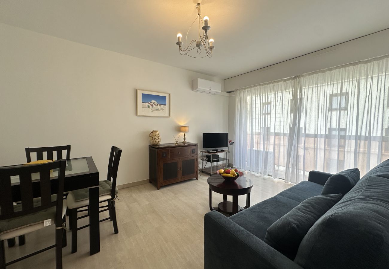 Apartment in Cannes - PEL1900 Bel appartement bien équipé